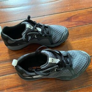 Merrell Women's All Out Crush Light Trail Running Hiking Shoe, Black, size 5